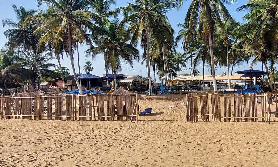 Plage de Grand-Bassam